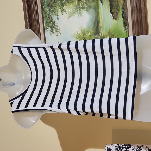 Brandy Melville top c69 - Picture 3 of 6